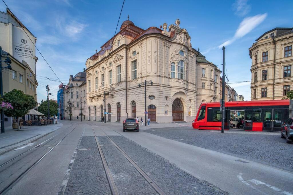 Sukromny Staromestsky Apartman V Uzasnej Lokalite/Cozy Old-Town Apartment In A Great Neighborhood Bratislava Esterno foto